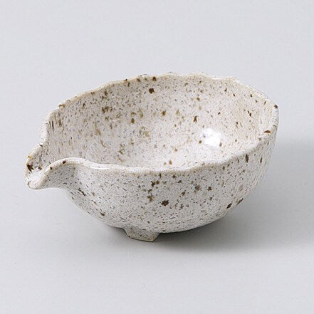 Unofu Footed Bowl with Spout (9.5cm)