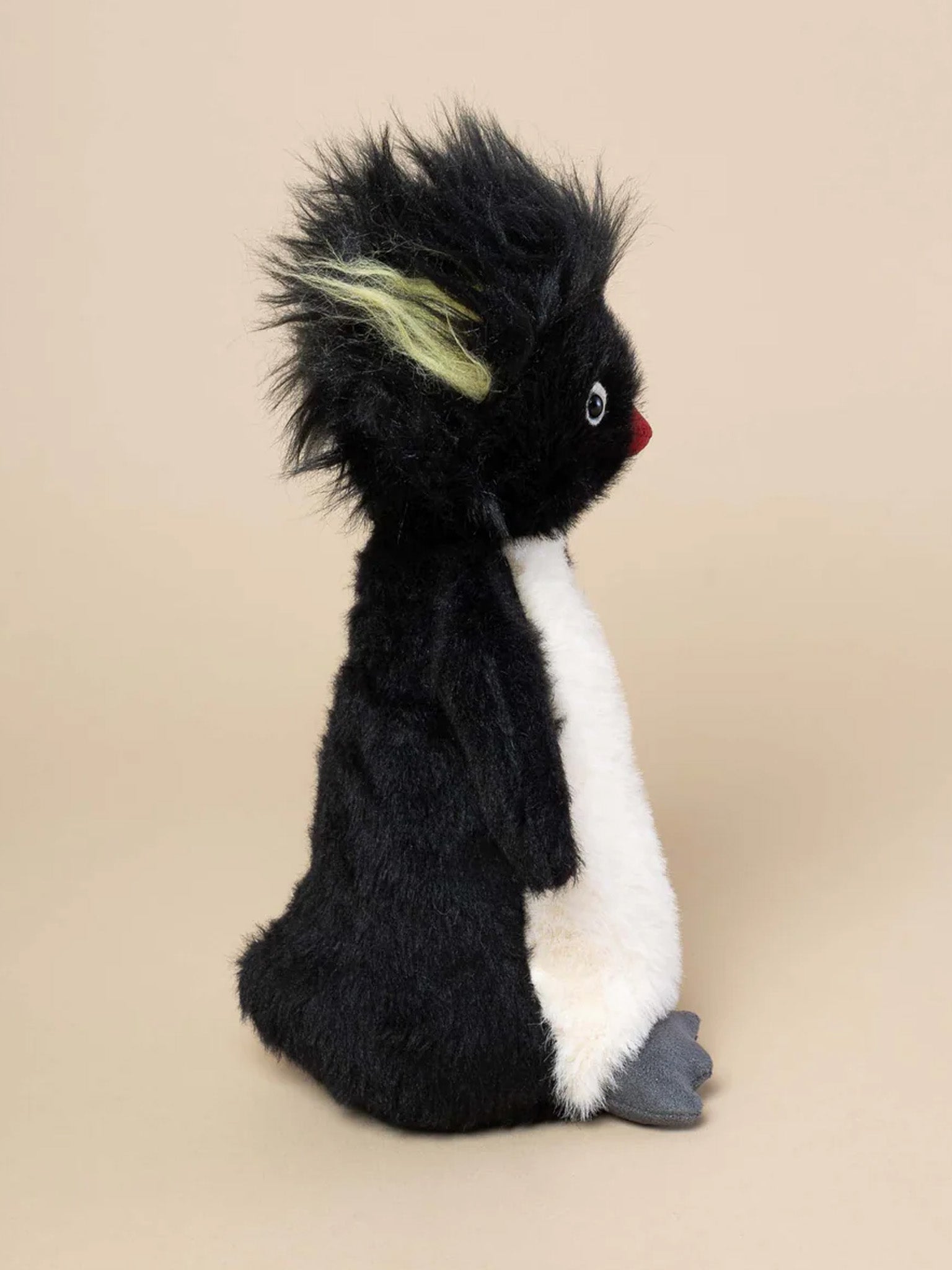 Jellycat Ronnie Rockhopper Penguin – Hands