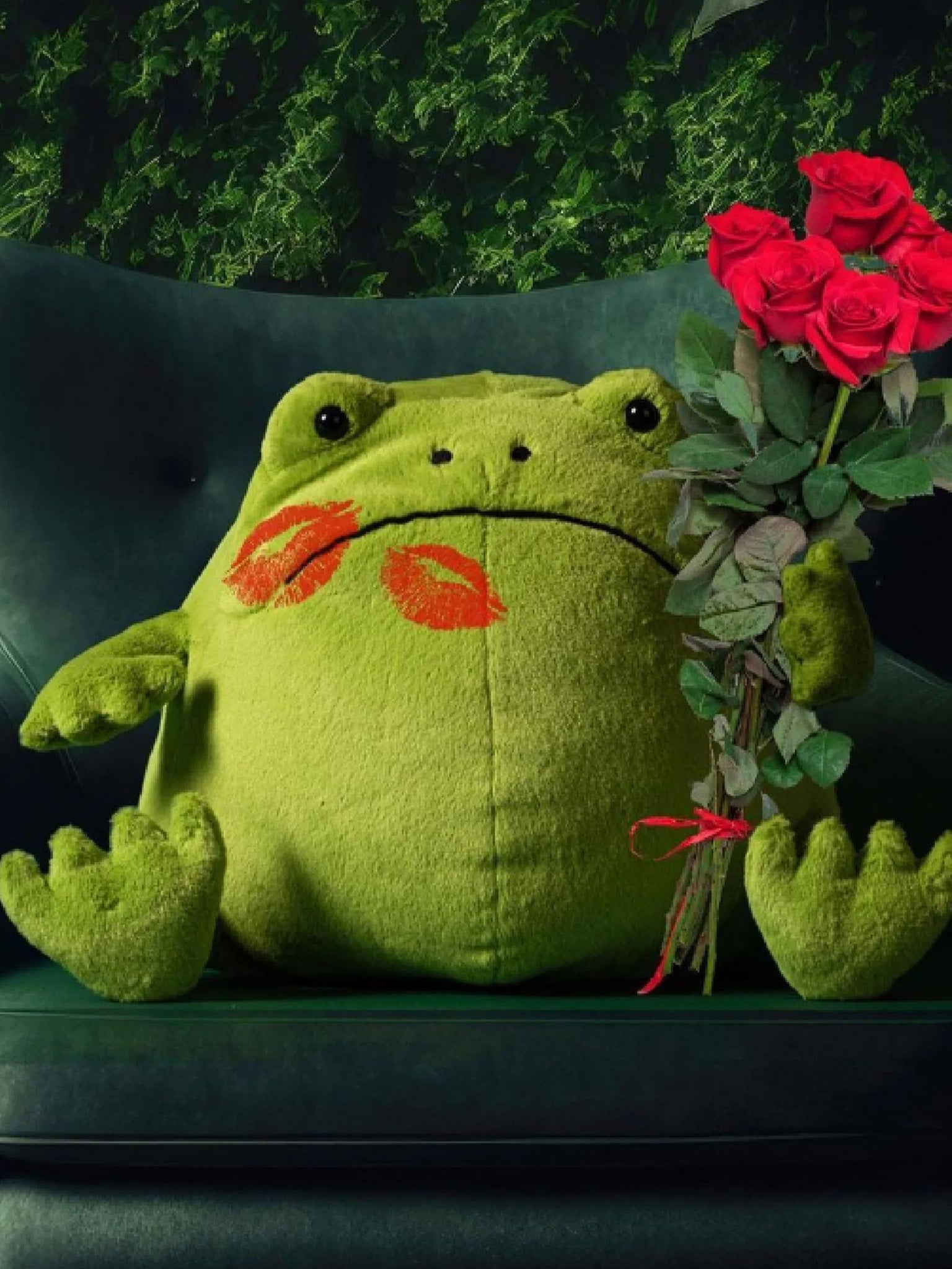 Jellycat Ricky Rain Frog – Hands