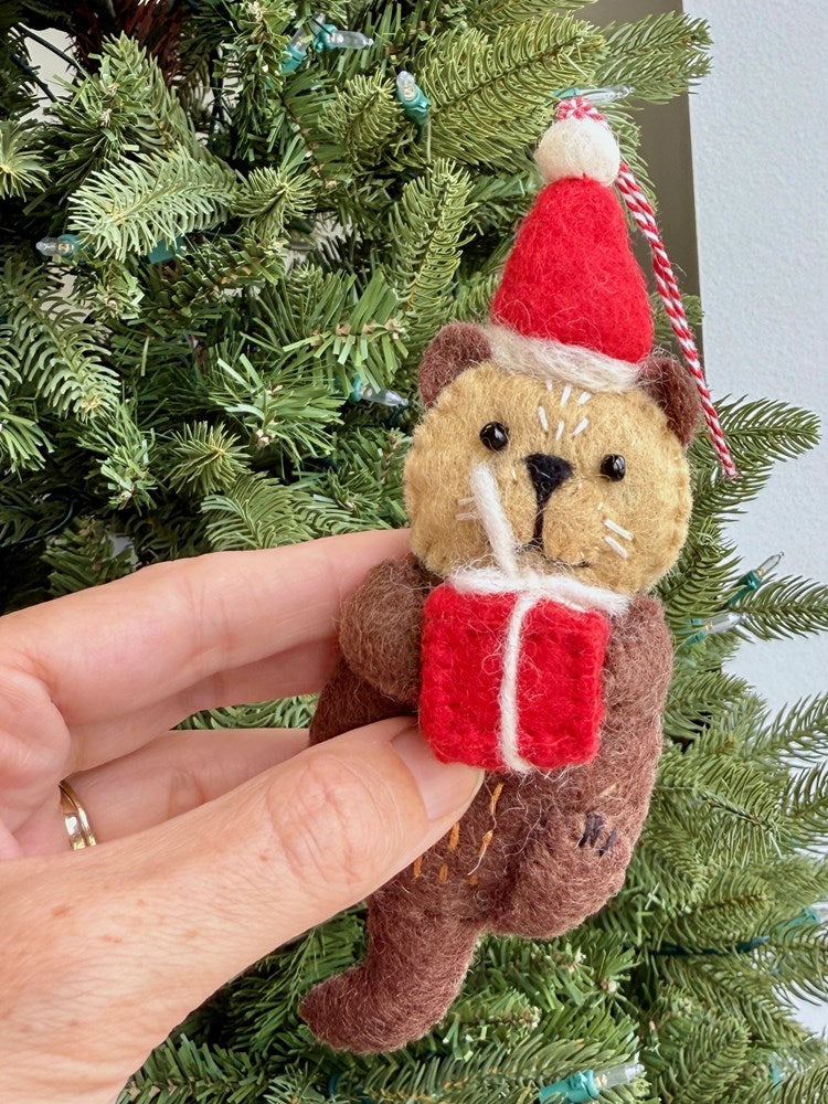 Octillery Santa Otter with Santa Hat Felt Ornament – Hands