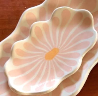 Wavy Oval Flower Plate (10cm)