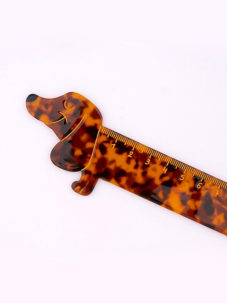 Coucou Suzette Dachshund Ruler – Hands