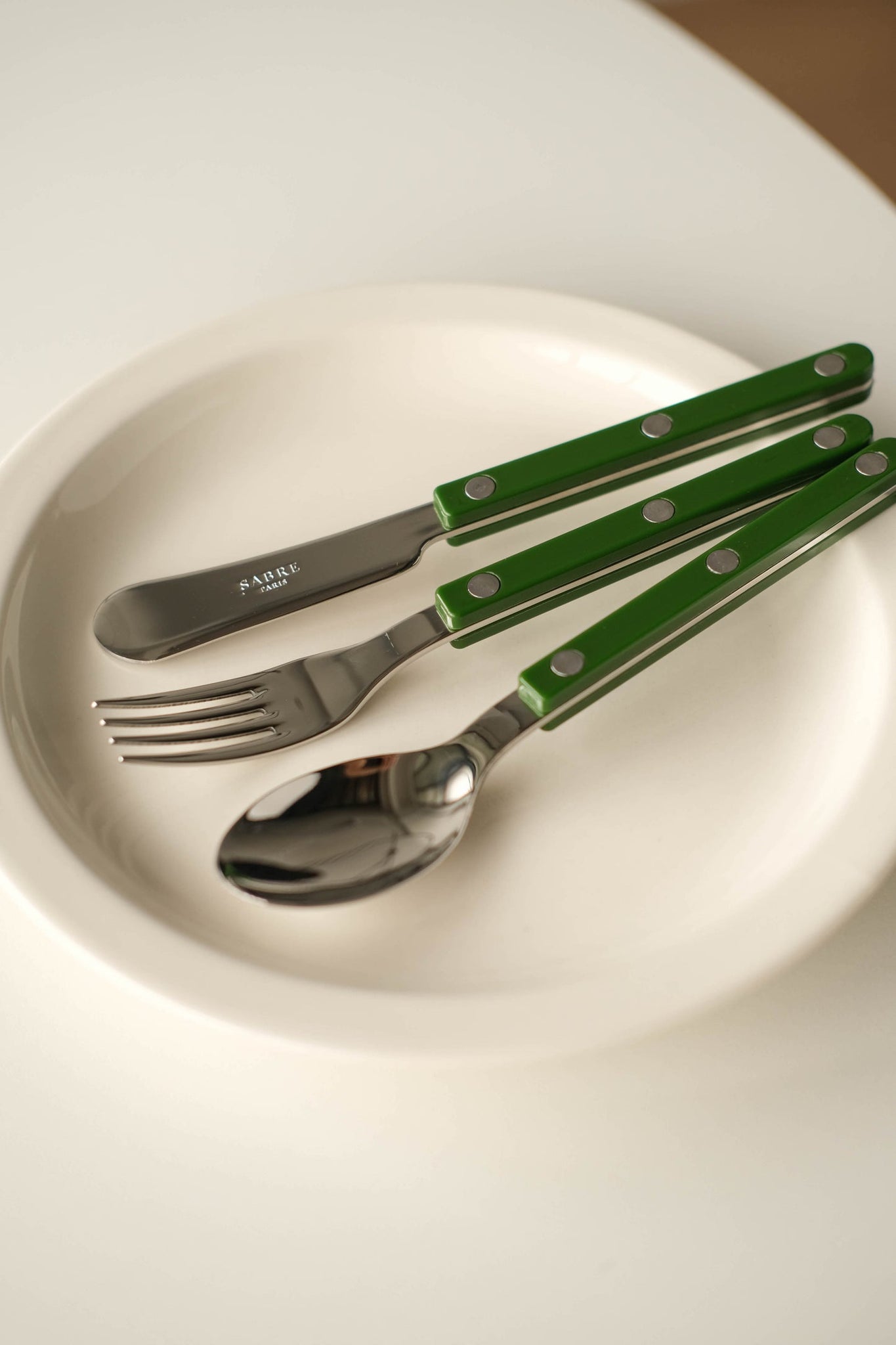 Sabre Paris | Pelle à Tarte 26cm Bistrot Couleur Noir. Couvert en Acier Inoxydable. Idéale pour Servir Toutes Vos pâtisseries, tartes sucrées ou salées Sabre Paris | Pelle à Tarte 26cm Bistrot Couleur Noir. Couvert en Acier Inoxydable. Idéale pour Servir Toutes Vos pâtisseries, tartes sucrées ou salées